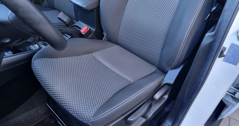 Suzuki Vitara cena 68900 przebieg: 116296, rok produkcji 2018 z Gdynia małe 596